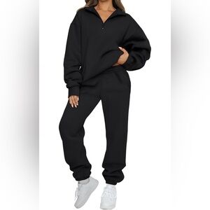 Black Two Piece Loungewear Sweatsuit Quarter Zip Pullover and Sweatpants NEW